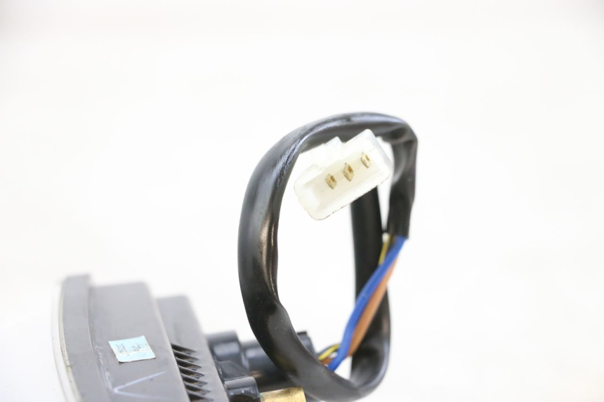 photo de TAIL LIGHT HUSQVARNA SVARTPILEN 401 (2018 - 2023) - Alternative perspective