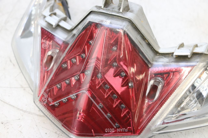 photo de REAR LIGHT SYM JET 14 4T 50 (2018 - 2022) - Fixing points details