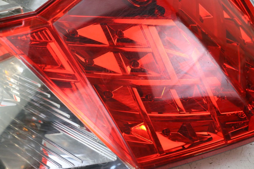 photo de TAIL LIGHT SYM JOYMAX 125 (2010 - 2017) - Zoom on usage condition