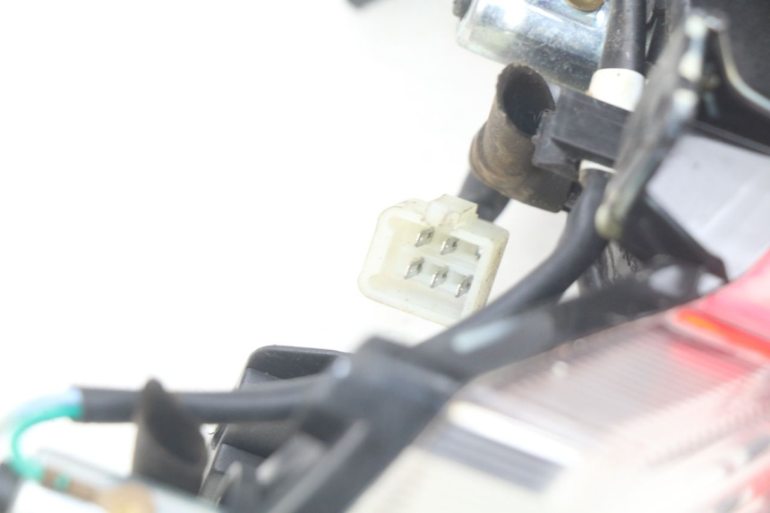 photo de REAR LIGHT PEUGEOT KISBEE 2T 50 (2010 - 2017) - Zoom on usage condition