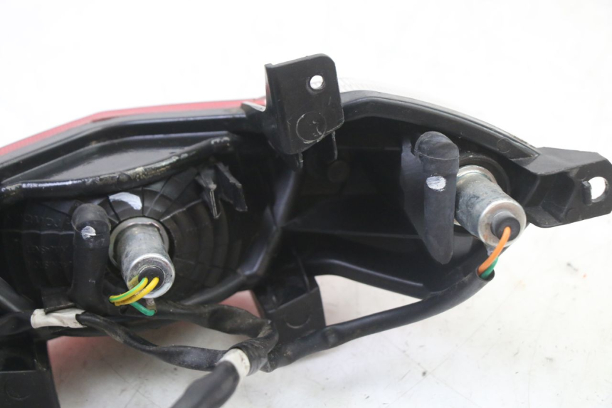 photo de TAIL LIGHT PEUGEOT KISBEE 2T 50 (2018 - 2022) - Surface and material condition