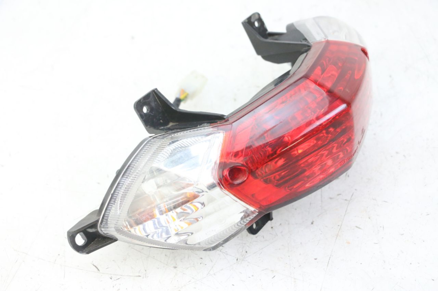 photo de REAR LIGHT PEUGEOT KISBEE 4T 50 (2018 - 2022) - Surface and material condition