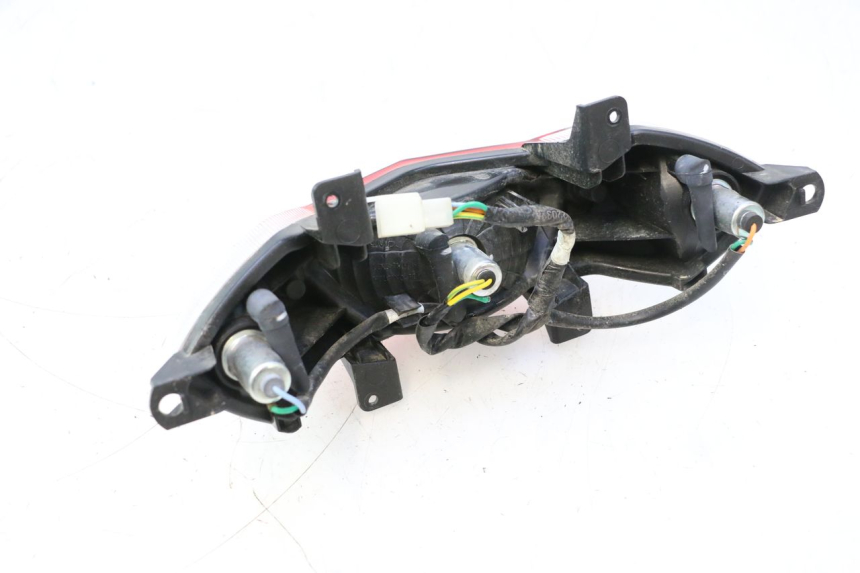 photo de REAR LIGHT PEUGEOT KISBEE 4T 50 (2018 - 2022) - Surface and material condition