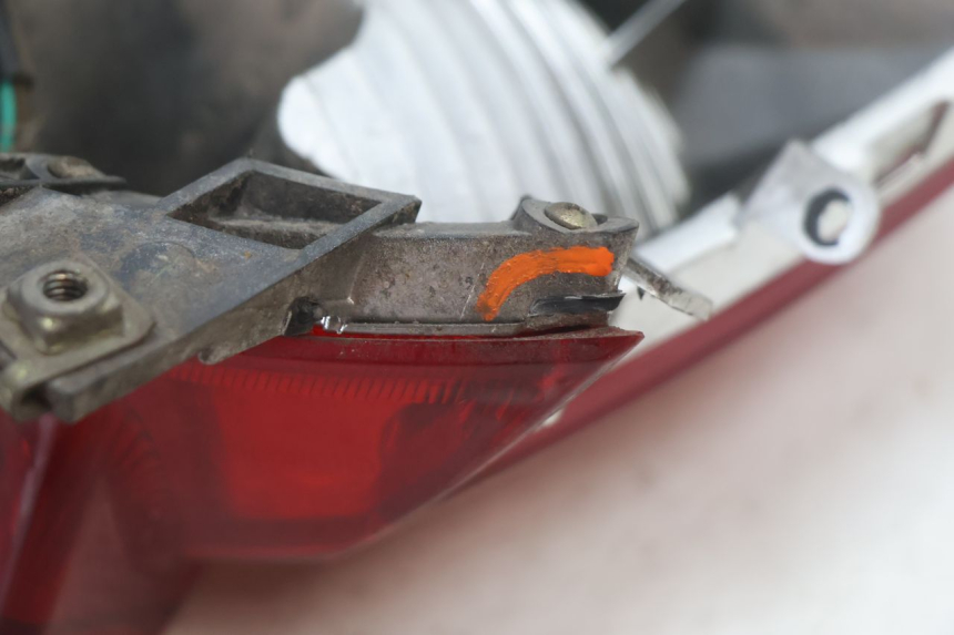 photo de REAR LIGHT KYMCO LIKE 125 (2009 - 2016) - Surface and material condition