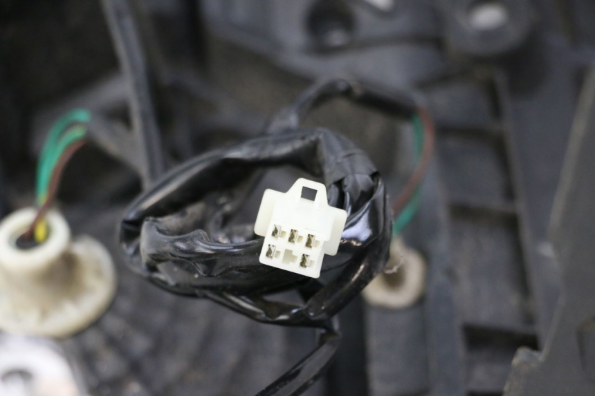 photo de TAIL LIGHT LONGJIA SHARPY 125 (2020 - 2024) - Fixing points details