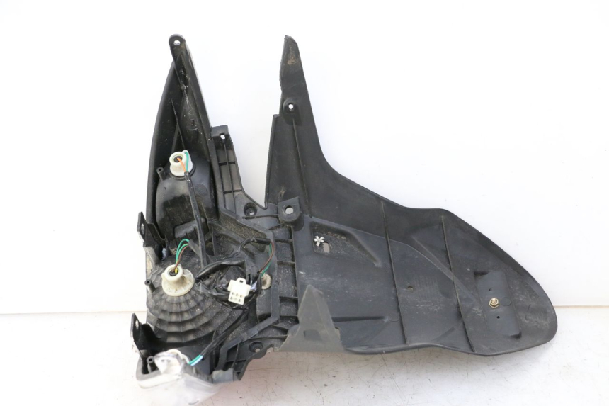 photo de TAIL LIGHT LONGJIA SHARPY 125 (2020 - 2024) - Surface and material condition