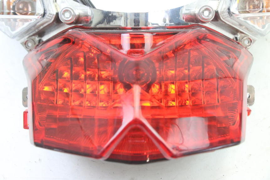 photo de TAIL LIGHT SYM ORBIT III 3 4T 50 (2021 - 2025) - Alternative perspective