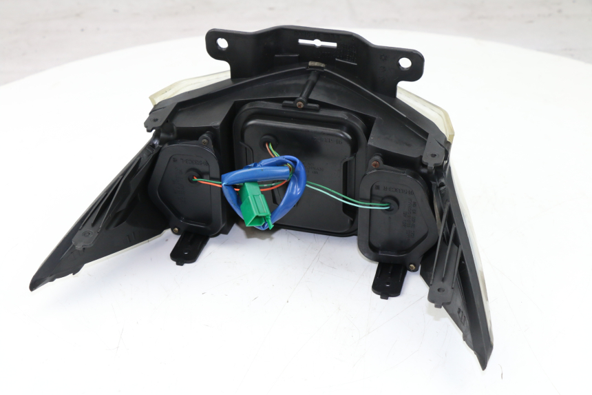 photo de TAIL LIGHT KYMCO PEOPLE S 125 (2000 - 2008) - Zoom on usage condition