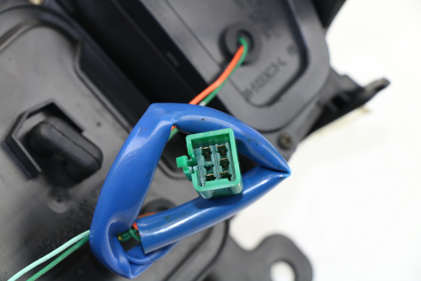 photo de TAIL LIGHT KYMCO PEOPLE S 125 (2000 - 2008) - Detailed visual inspection