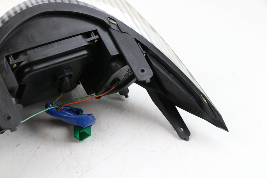 photo de TAIL LIGHT KYMCO PEOPLE S 125 (2000 - 2008) - Focus on structure