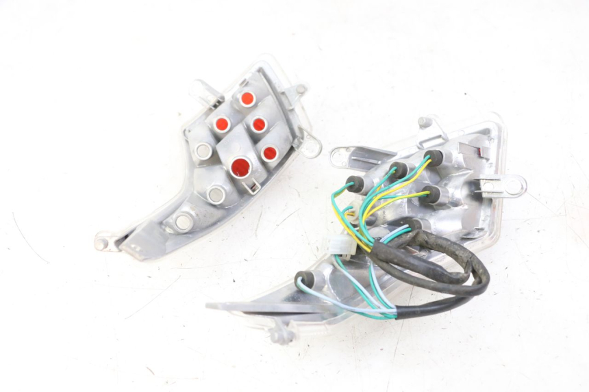 photo de TAIL LIGHT PEUGEOT VIVACITY 125 (2010 - 2017) - Zoom on usage condition