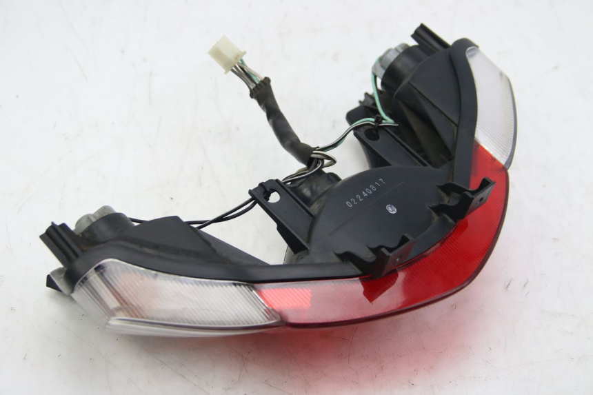 photo de REAR LIGHT SUZUKI SIXTEEN 125 (2008 - 2010) - Component detail