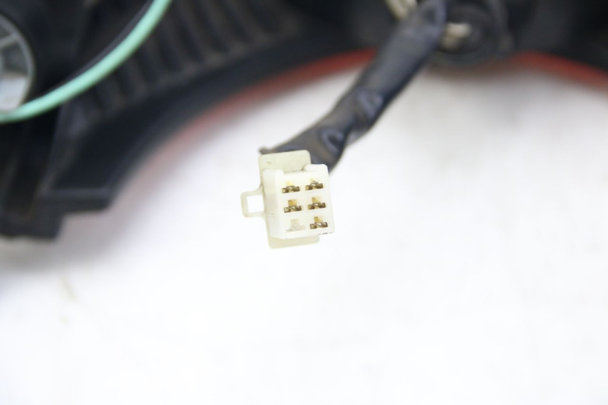 photo de REAR LIGHT SUZUKI SIXTEEN 125 (2008 - 2010) - Checked used part