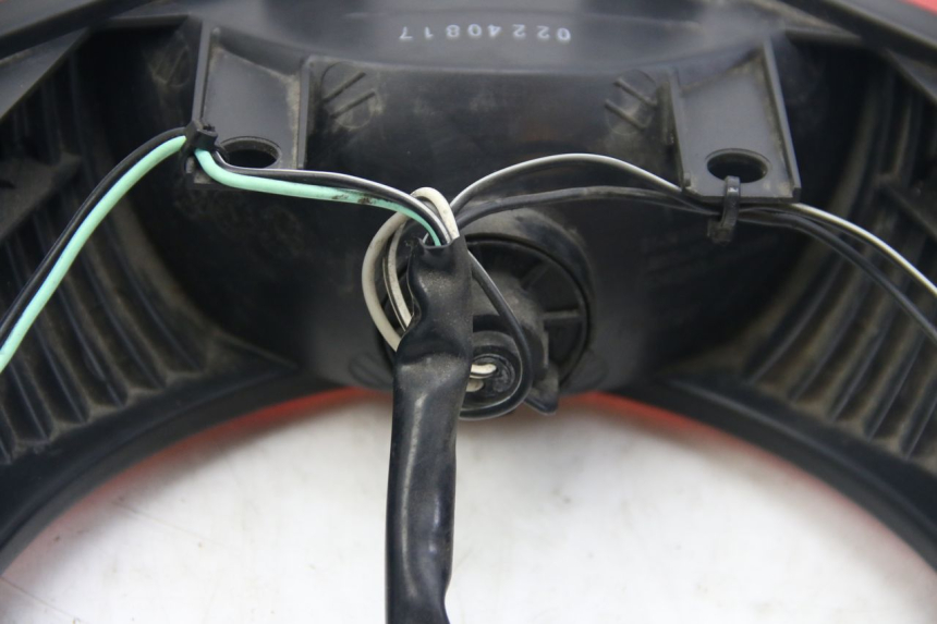 photo de REAR LIGHT SUZUKI SIXTEEN 125 (2008 - 2010) - Markings and original references