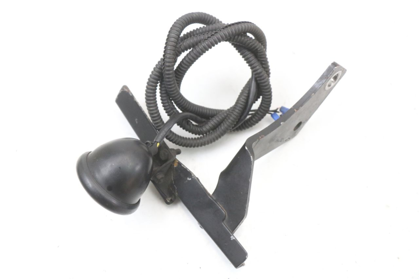 photo de TAIL LIGHT HARLEY DAVIDSON SPORTSTER XL CUSTOM 1200 (2003 - 2004) - Alternative perspective