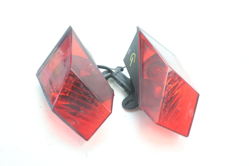 photo de TAIL LIGHT CAN-AM SPYDER RS 1000 (2008 - 2012) - Fixing points details