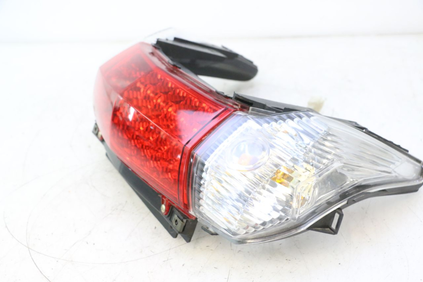 photo de TAIL LIGHT RAZZO STEED 125 (2012 - 2018) - Distinctive features