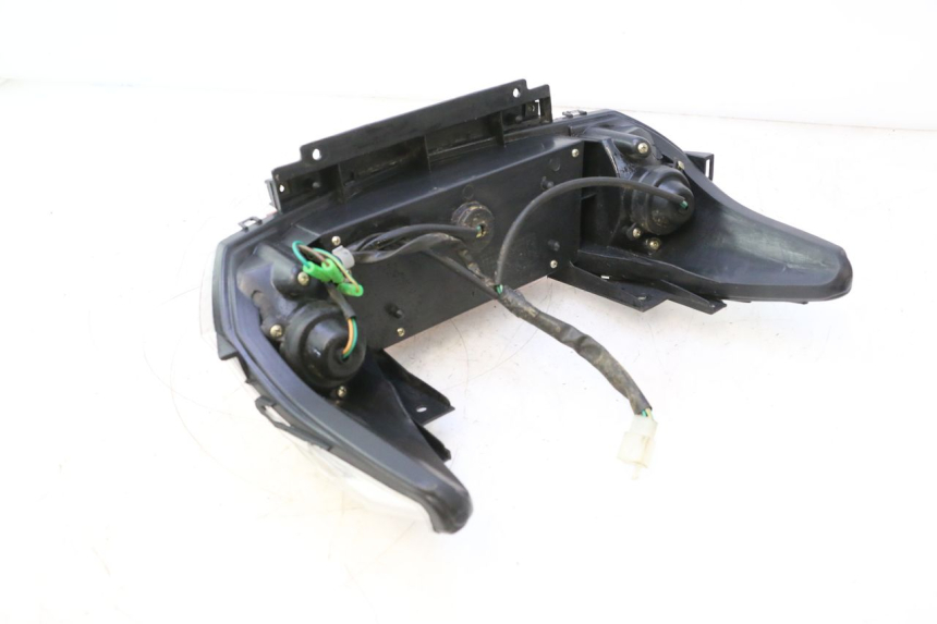 photo de TAIL LIGHT RAZZO STEED 125 (2012 - 2018) - Fixing points details