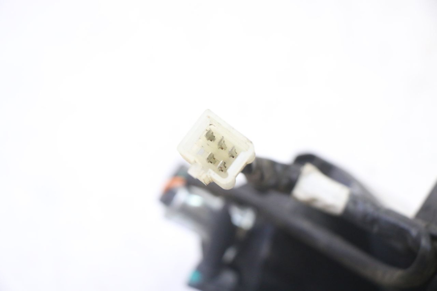 photo de TAIL LIGHT PEUGEOT STREETZONE I NAKED 2T 50 (2018 - 2020) - Fixing points details