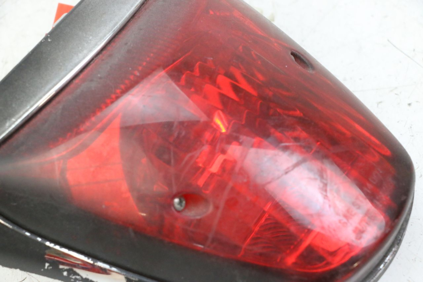 photo de TAIL LIGHT SYM FIDDLE 3 III 50 (2014 - 2020) - Surface and material condition