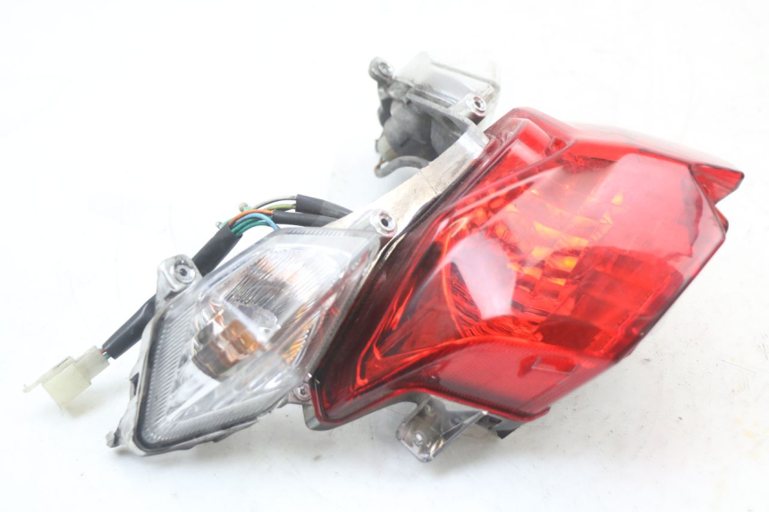 photo de REAR LIGHT SYM ORBIT III 3 4T 50 (2018 - 2021) - Zoom on usage condition
