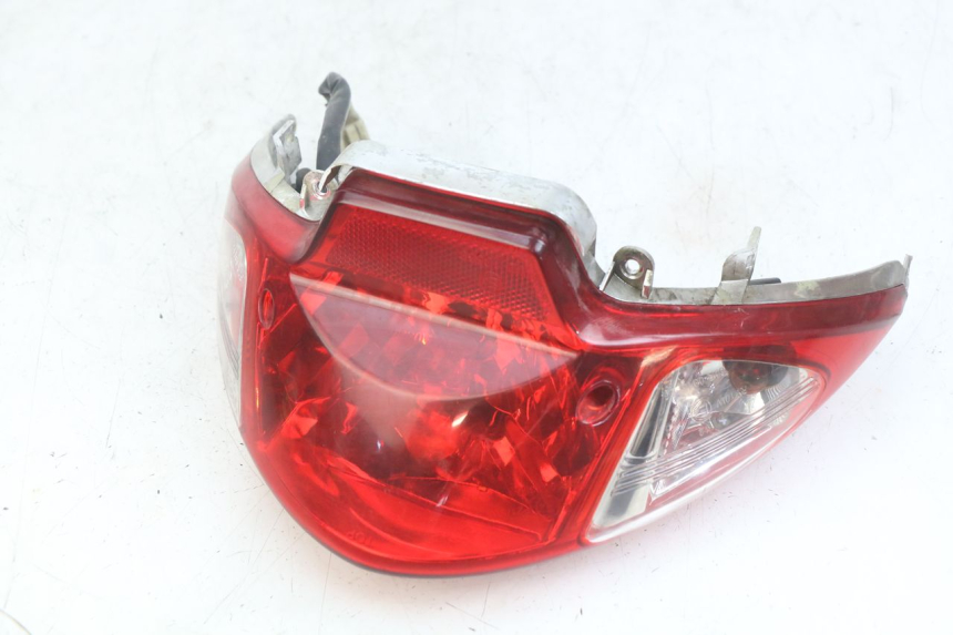 photo de REAR LIGHT SYM SYMPHONY 125 (2009 - 2015) - Fixing points details