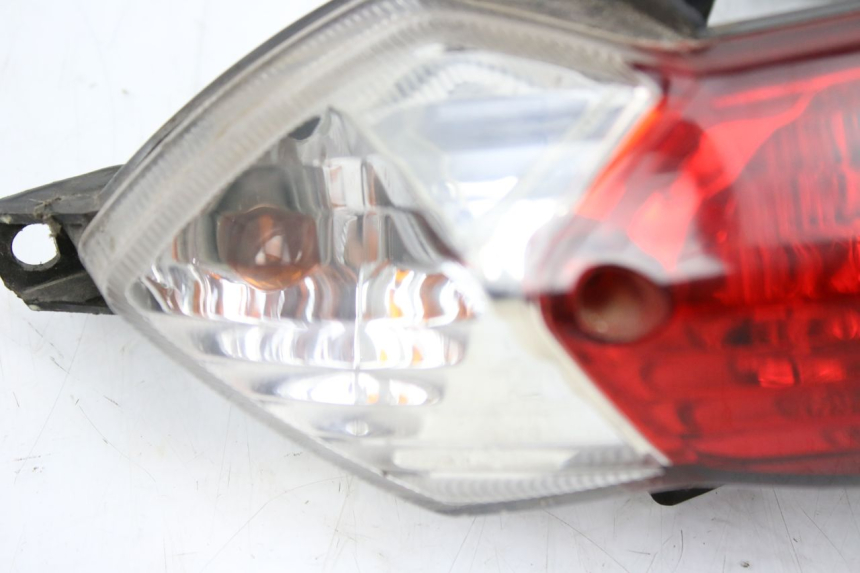 photo de REAR LIGHT PEUGEOT TWEET 125 (2010 - 2017) - Alternative perspective