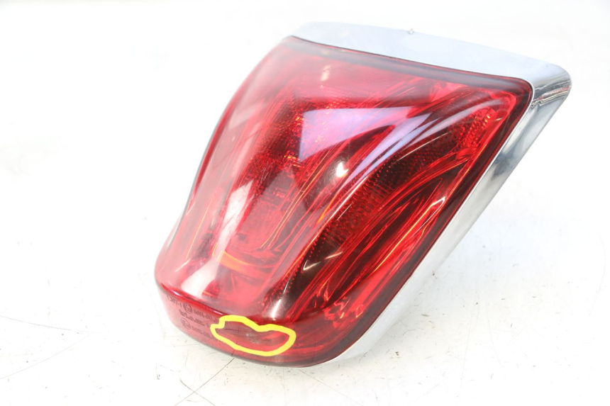 photo de REAR LIGHT PIAGGIO VESPA PRIMAVERA 2T 50 (2013 - 2018) - Technical close-up