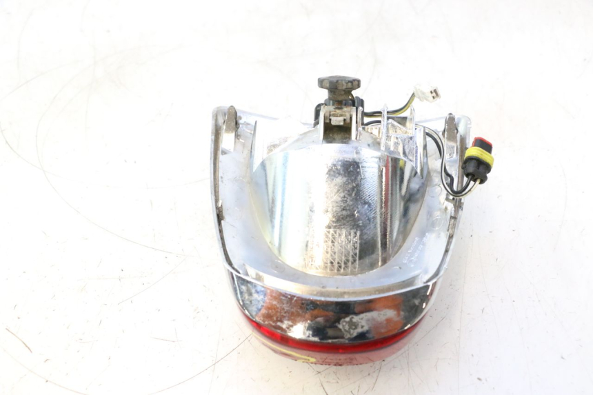 photo de REAR LIGHT PIAGGIO VESPA PRIMAVERA 2T 50 (2013 - 2018) - Surface and material condition