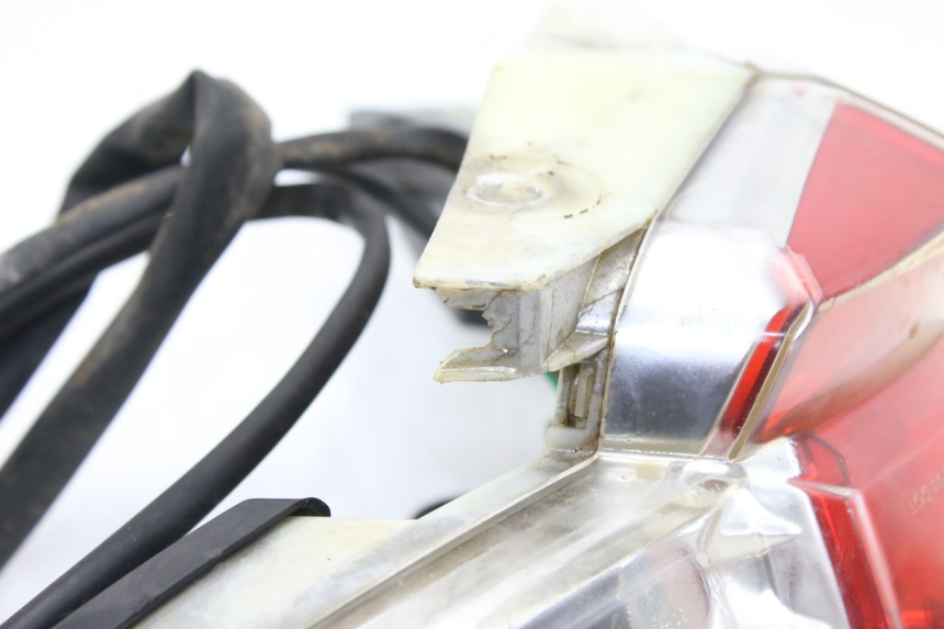 photo de REAR LIGHT EUROCKA VIRTUALITY GT 4T 50 (2011 - 2017) - Surface and material condition