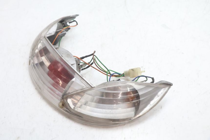 photo de TAIL LIGHT PEUGEOT VIVACITY 50 (1998 - 2003) - Zoom on usage condition
