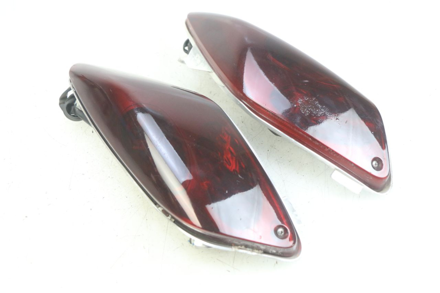 photo de REAR LIGHT YAMAHA XMAX X-MAX 125 (2006 - 2009) - Main view