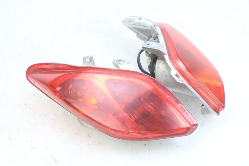 photo de REAR LIGHT YAMAHA X-MAX XMAX 125 (2010 - 2013) - Fixing points details