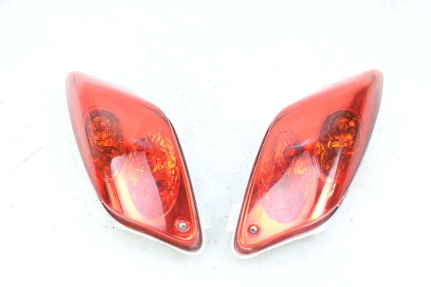 photo de REAR LIGHT YAMAHA XMAX X-MAX 125 (2006 - 2009) - Main view
