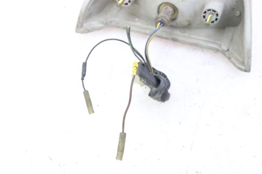 photo de TAIL LIGHT YAMAHA XJN DIVERSION 600 (2000 - 2003) - Fixing points details