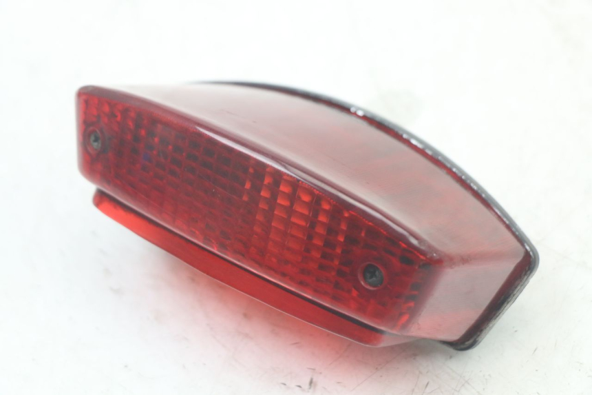 photo de REAR LIGHT PEUGEOT XP6 50 (1997 - 2003) - Zoom on usage condition