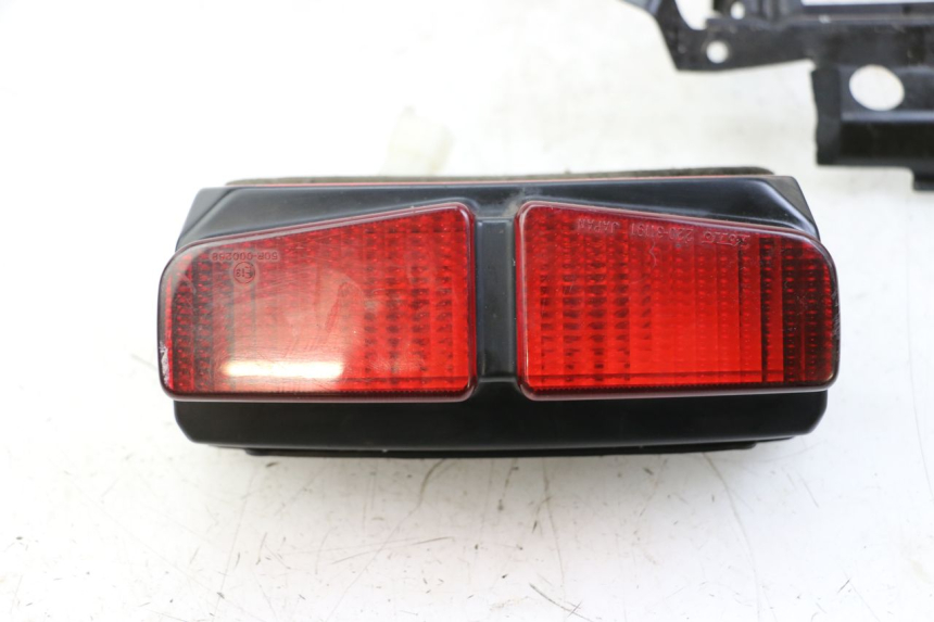 photo de TAIL LIGHT YAMAHA FZS FAZER 600 (2001 - 2003) - Main view