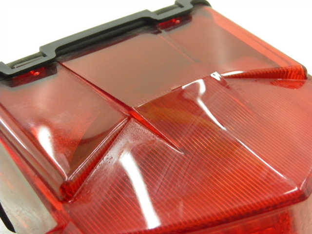 photo de TAIL LIGHT YAMAHA TDM 900 (2004 - 2006) - Surface and material condition