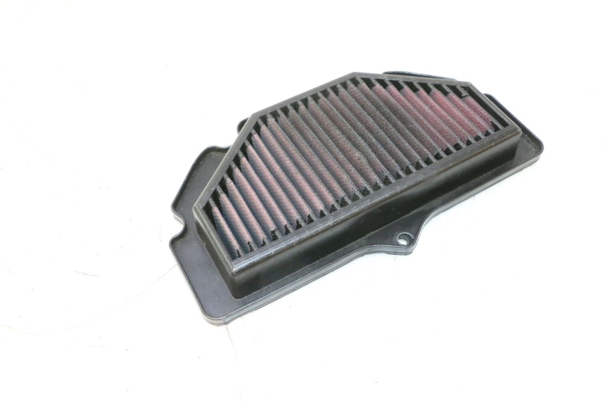 photo de AIR FILTER SUZUKI GSR 600 (2005 - 2012) - Alternative perspective