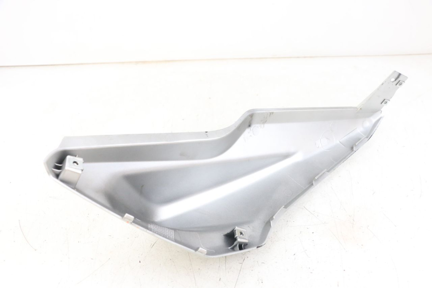 photo de RIGHT REAR SIDE PANEL YAMAHA AEROX 2T 50 (2013 - 2017) - Alternative perspective