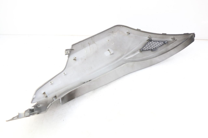 photo de RIGHT REAR SIDE PANEL KYMCO AGILITY 16+ 4T 50 (2018 - 2023) - High-resolution close-up