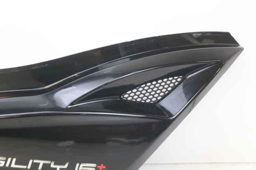 photo de RIGHT REAR SIDE PANEL KYMCO AGILITY 16+ 4T 50 (2018 - 2023) - Zoom on usage condition