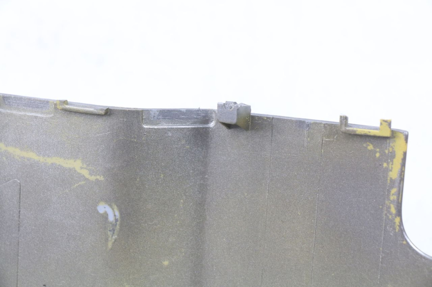 photo de RIGHT REAR SIDE PANEL KYMCO AGILITY 4T 50 (2005 - 2018) - Technical close-up