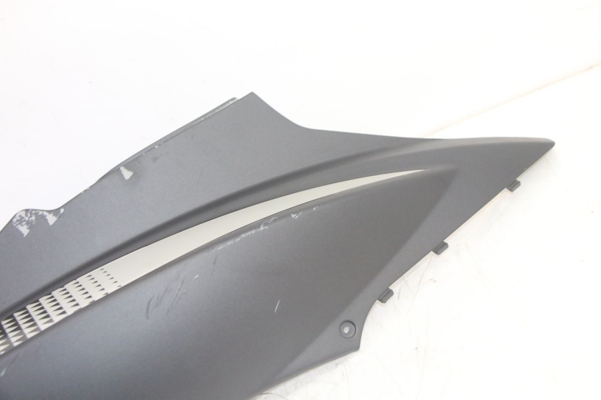 photo de RIGHT REAR SIDE PANEL KYMCO AGILITY 4T 50 (2018 - 2022) - Zoom on usage condition