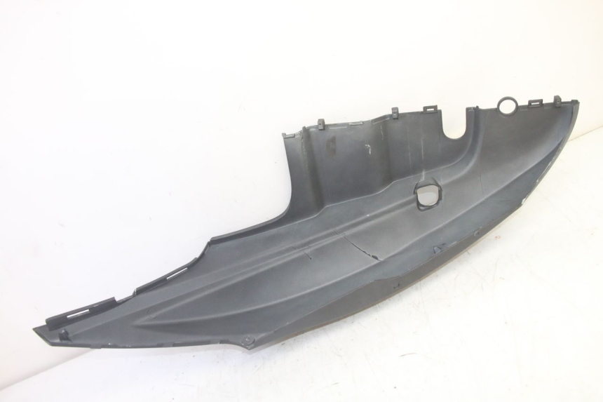 photo de RIGHT REAR SIDE PANEL KYMCO AGILITY 4T 50 (2018 - 2022) - Fixing points details