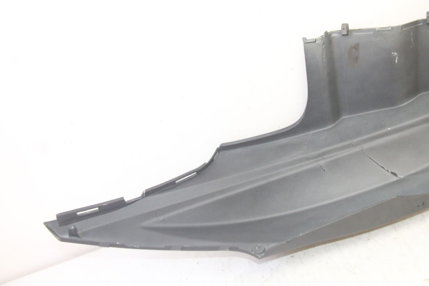 photo de RIGHT REAR SIDE PANEL KYMCO AGILITY 4T 50 (2018 - 2022) - Surface and material condition