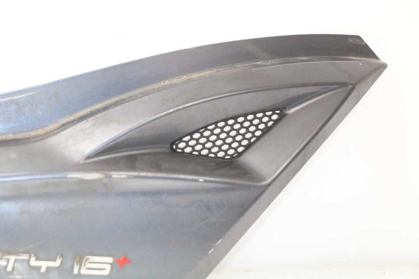 photo de REAR RIGHT PANEL KYMCO AGILITY CITY 2T 50 (2008 - 2016) - Distinctive features