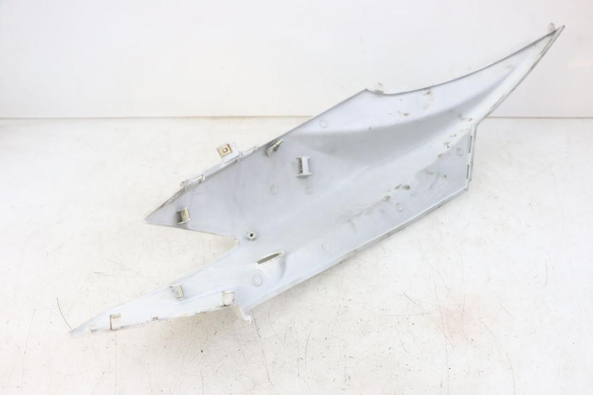 photo de REAR RIGHT PANEL KYMCO AGILITY RS 4T 50 (2009 - 2013) - Technical close-up