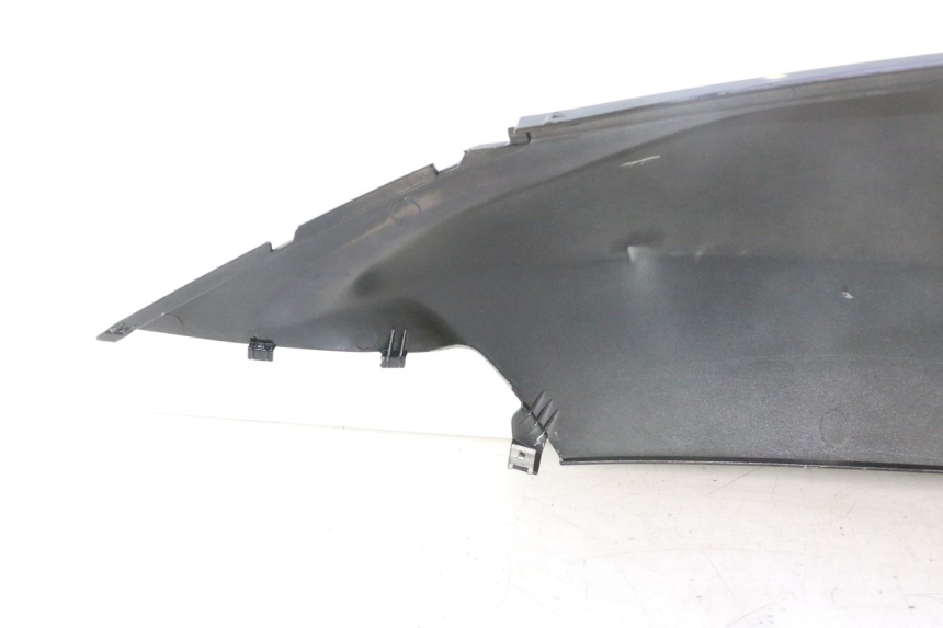 photo de REAR RIGHT PANEL APRILIA ATLANTIC S 125 (2010 - 2013) - Distinctive features