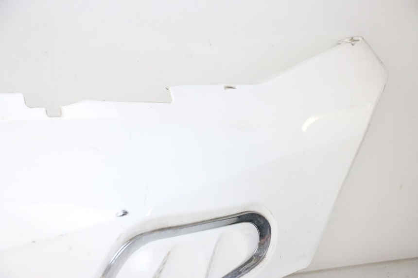 photo de RIGHT REAR SIDE PANEL JONWAY AZTRAL 125 (2008 - 2017) - Distinctive features